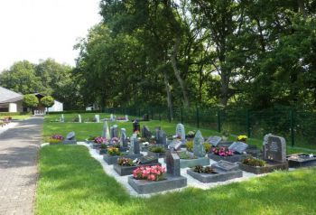 013-Friedhof.JPG