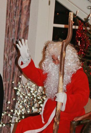 019-2016-Weihnachtsmarkt-mit Nikolaus.jpg