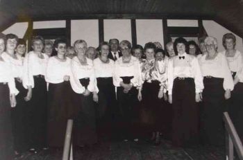 019-Frauen-Kirchenchor-1989.jpg