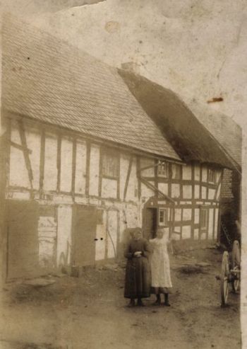 1930-Elternhaus um 1930.jpg