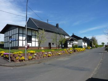Hanwerth-Ortsstrasse-2010.JPG