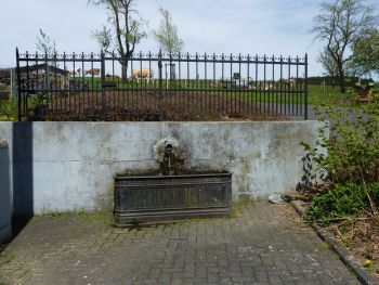 002-Dorfbrunnen-Hanwerth-2010.jpg