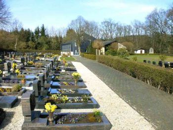 002-Friedhof-2.jpg