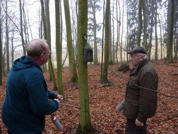 010-2012-03-01-Reinigung-Nistkaesten.JPG