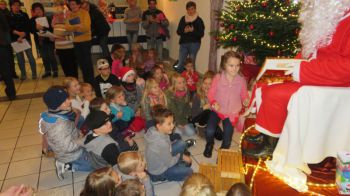 018-2017-Weihnachtsmarkt mit Nikolaus.jpg