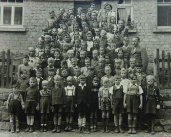 1947-Volkschule-Klasse 1-8.jpg