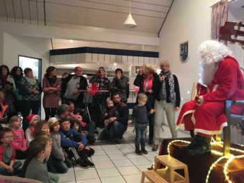 015-2016-Weihnachtsmarkt-mit Nikolaus.jpg