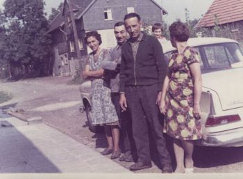 03-Bei Hanersch vor der Tuer - 19...jpg