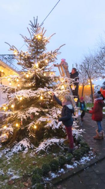 004-2017-Weihnachtsmarkt mit Nikolaus.jpg