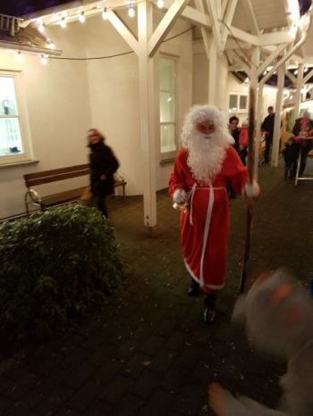 005-2016-Weihnachtsmarkt-mit Nikolaus.jpg