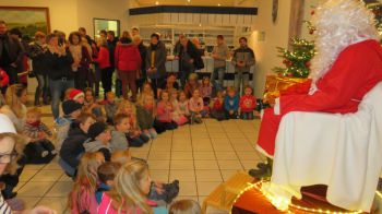 008-2017-Weihnachtsmarkt mit Nikolaus.jpg