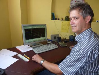 008-Bernd-Konstruktion-am-PC.JPG