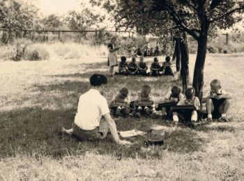 1952-Unterricht-im-Freien.jpg