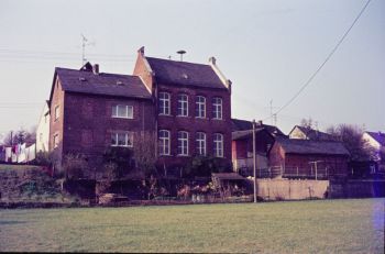 003b-Schule Rueckseite.JPG