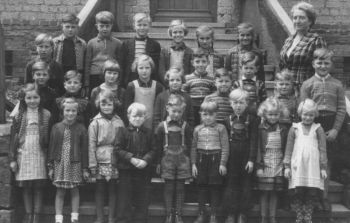 1955-Unterstufe-Volksschule-Mudenbach.jpg