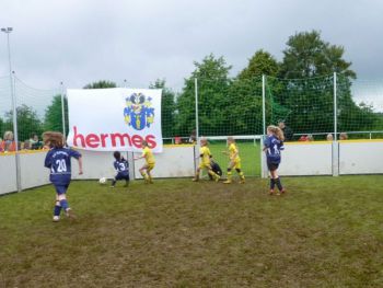 002-Maedchenfussball-Juni2013-3.JPG