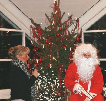 010-2016-Weihnachtsmarkt-mit Nikolaus.jpg
