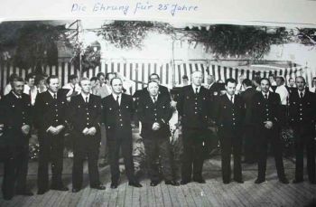014-50-Jahre-Feuerwehr-1975-Ehrungen.jpg