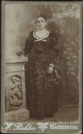 002-1918-Oma Wilhelmine.jpg