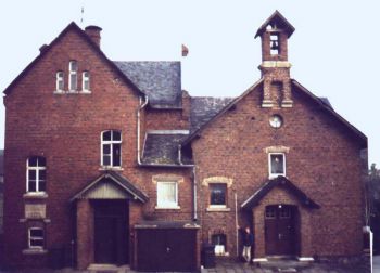 1990 Schule.jpg