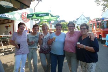 009-Feuerwehrfrauen.JPG