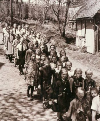 006-Schuelerinnen-1940.jpg