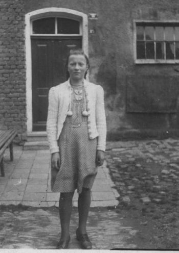 018-Luise-1944.jpg
