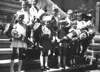 1969 Schueler Einschulung.jpg