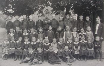 1920 Schueler (1).JPG
