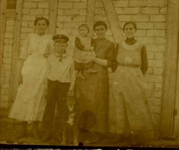 Familie-Wolf-19...-b.jpg