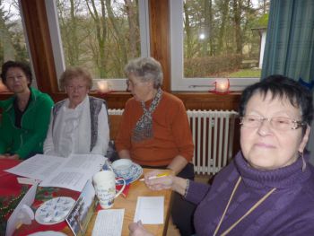 Frauenhilfe-Dez-2013-002.JPG