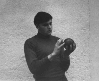 019-1966-Helmut-und-die-Kugel.jpg