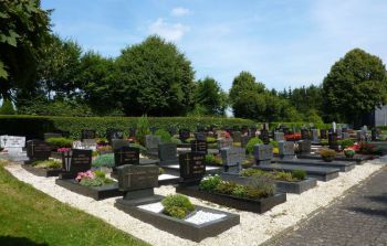 012-Friedhof.JPG