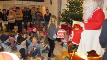 019-2017-Weihnachtsmarkt mit Nikolaus.jpg