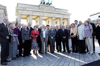 003-KlausLorenz-Tafel-der-Demokratie-2010-Berlin.JPG