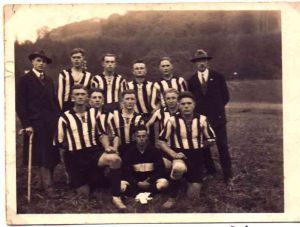 003-Mannschaft-1925.jpg