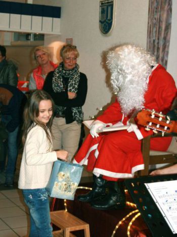 011-2016-Weihnachtsmarkt-mit Nikolaus.jpg