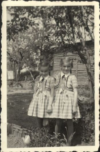 019-1952-Inge und Doris.jpg
